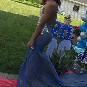 This is an prom dress. Only wore for 2 hours!